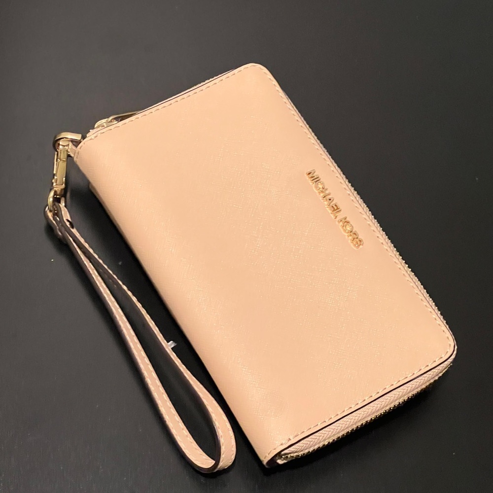 Michael Kors Light Tan Wristlet